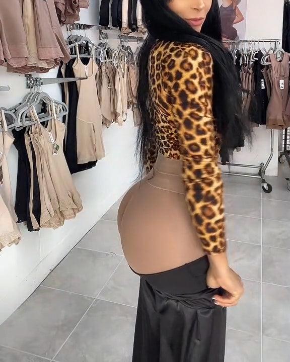 High-waisted Two-layer Lace Paneled Hip-lifting Shorts - Wishe